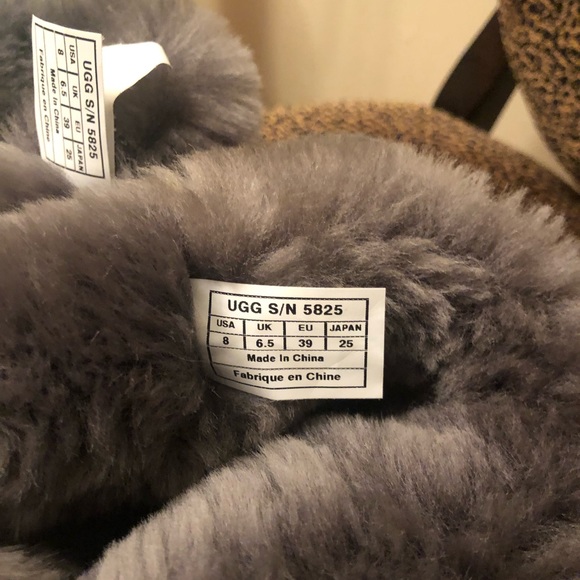 EUC Genuine UGG® Shearling Lined Short Boot SZ8 - Picture 5 of 8